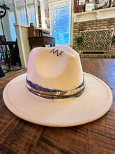 Load image into Gallery viewer, Beige Feathered hat
