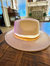 Load image into Gallery viewer, Tan Feathered hat
