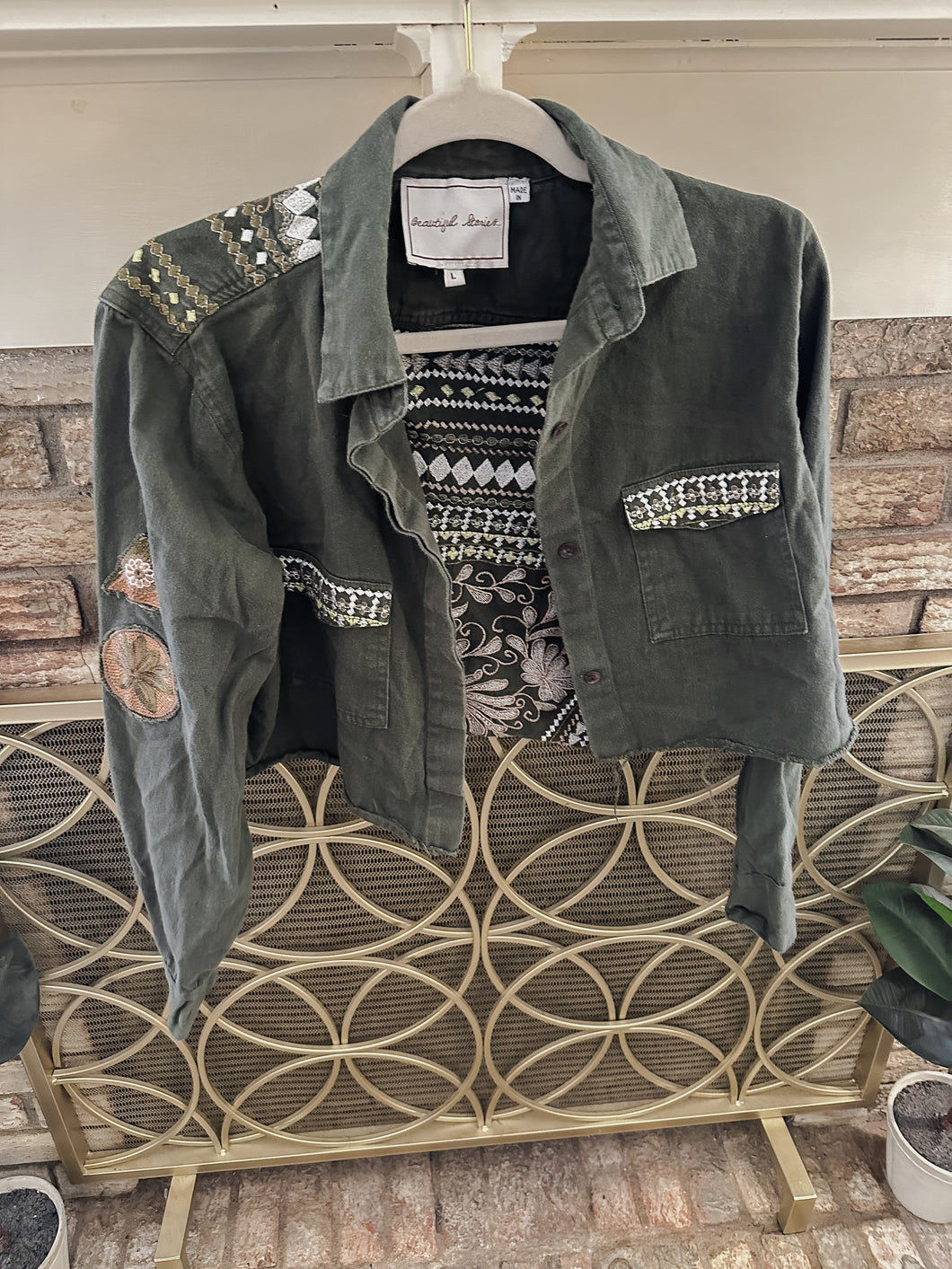 Embroidered green short jacket