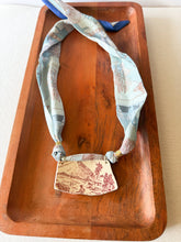 Load image into Gallery viewer, NECKLACE 10
