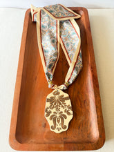 Load image into Gallery viewer, NECKLACE 11
