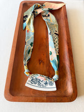 Load image into Gallery viewer, NECKLACE 15
