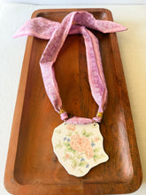 Load image into Gallery viewer, NECKLACE 22
