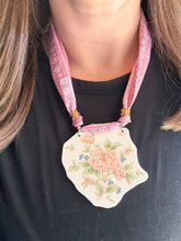 Load image into Gallery viewer, NECKLACE 22
