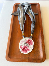 Load image into Gallery viewer, NECKLACE 25
