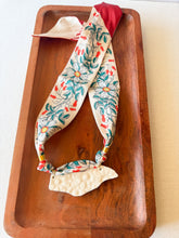 Load image into Gallery viewer, NECKLACE 28
