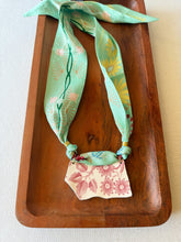 Load image into Gallery viewer, NECKLACE 30
