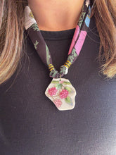 Load image into Gallery viewer, NECKLACE 33
