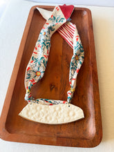 Load image into Gallery viewer, NECKLACE 42
