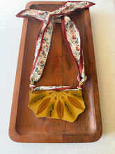 Load image into Gallery viewer, NECKLACE 46
