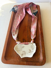 Load image into Gallery viewer, NECKLACE 47
