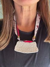 Load image into Gallery viewer, NECKLACE 69
