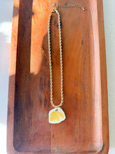 Load image into Gallery viewer, NECKLACE 84
