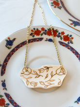 Load image into Gallery viewer, Gold Rose Pattern Necklace 2
